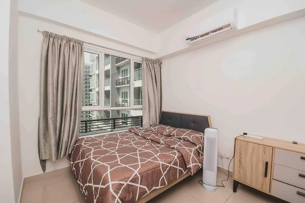 3 Bedroom Condo With Pool Near Queensbay Mall Bayan Lepas Apartamento