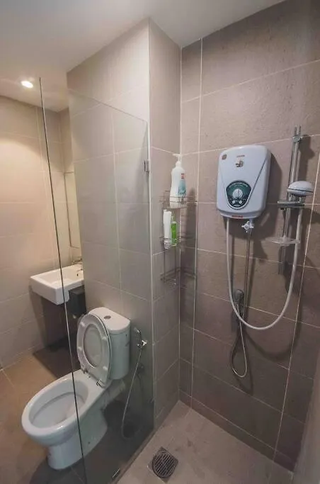 Apartment 3 Bedroom Condo With Pool Near Queensbay Mall Bayan Lepas